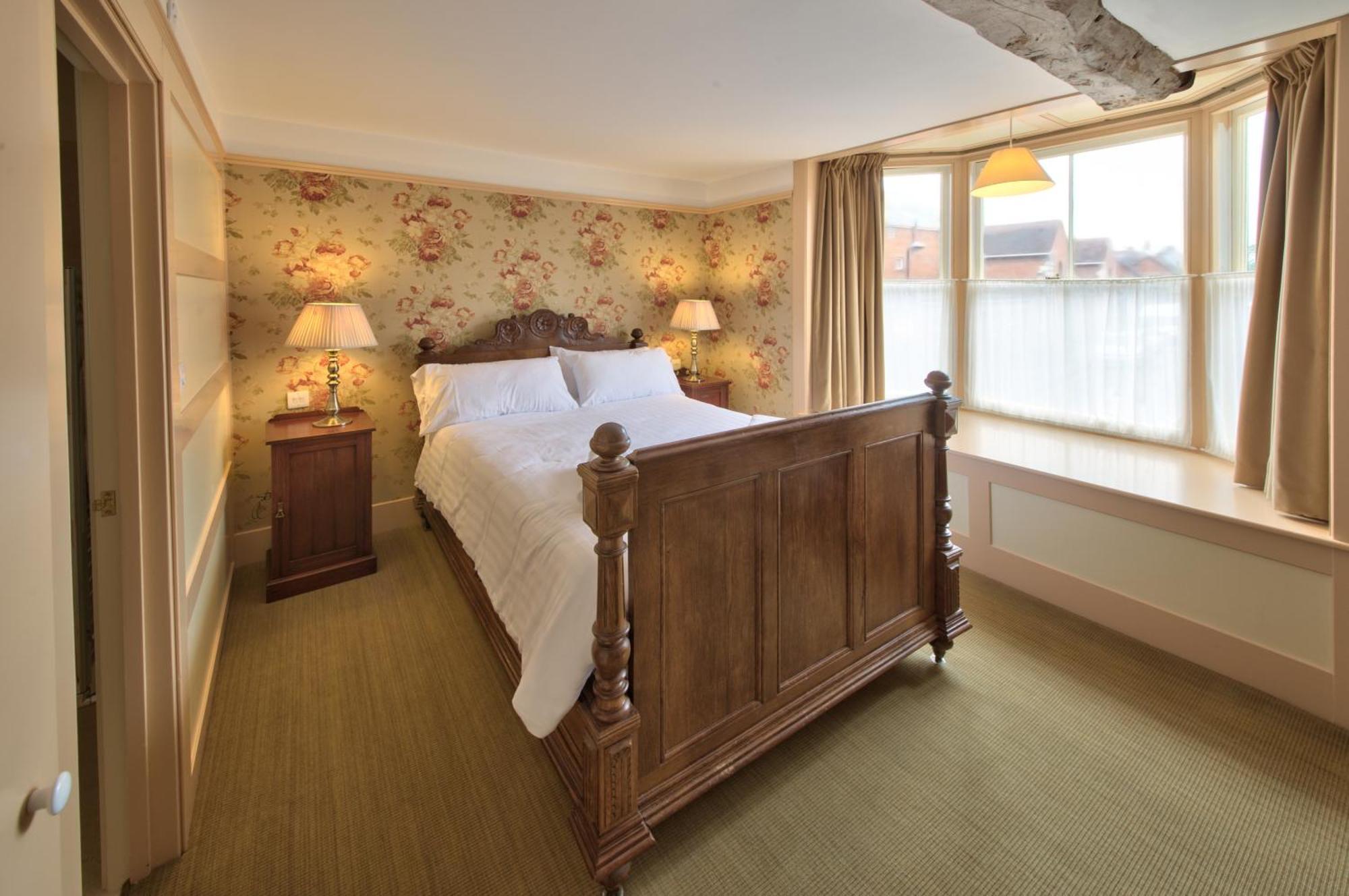 One Holyrood Hotel & Cafe Newport  Pokoj fotografie