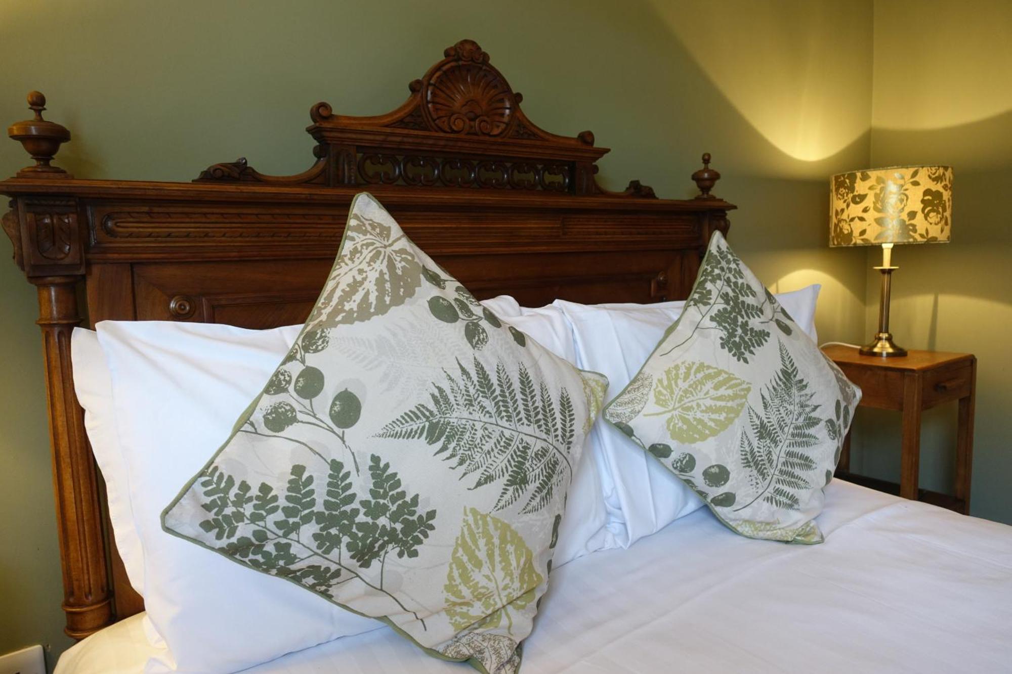 One Holyrood Hotel & Cafe Newport  Pokoj fotografie